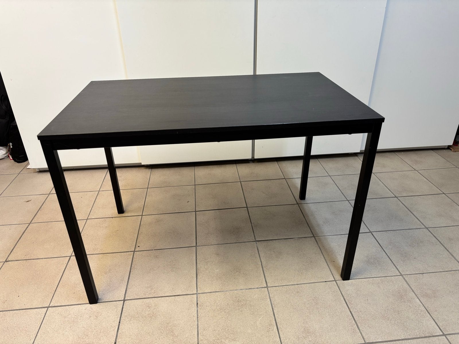 Zwarte eettafel/bureautafel., Gebruikt, 100 tot 150 cm, 50 tot 100 cm, Vier personen