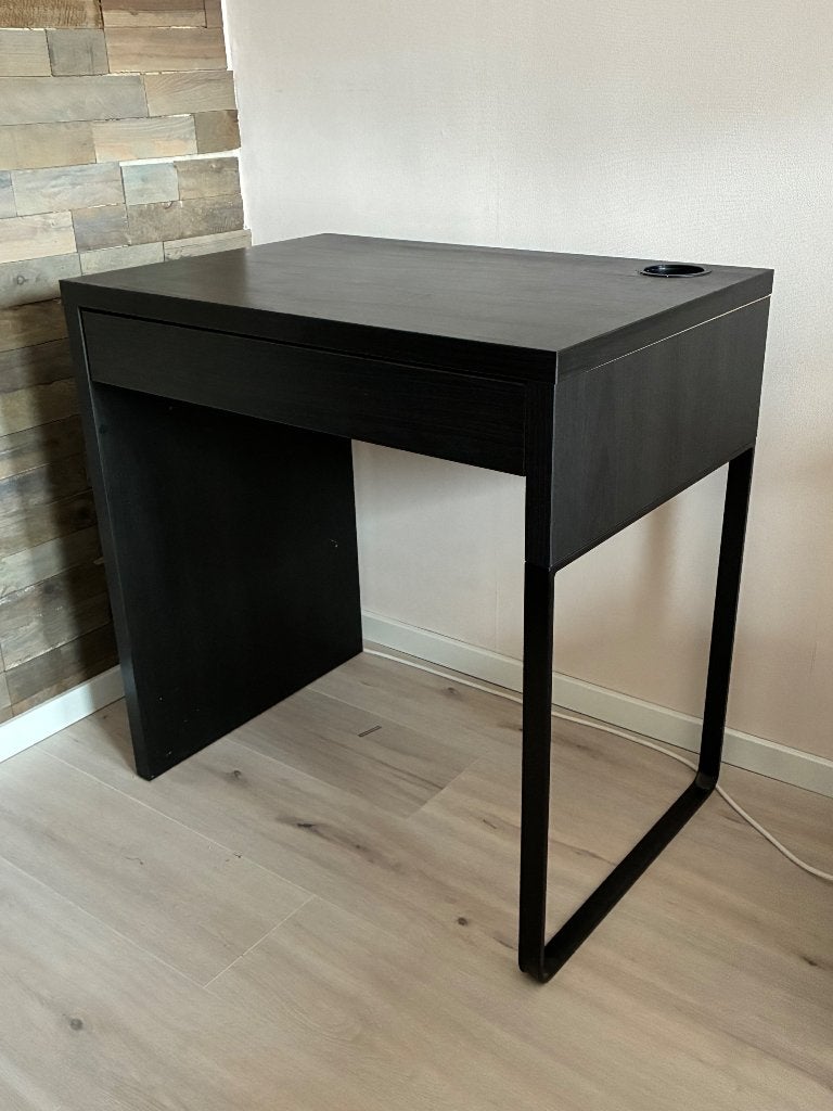 Zwart bureau met lade en kabelgoot - IKEA, Ophalen, Zwart, Kabelgoot, 50 cm