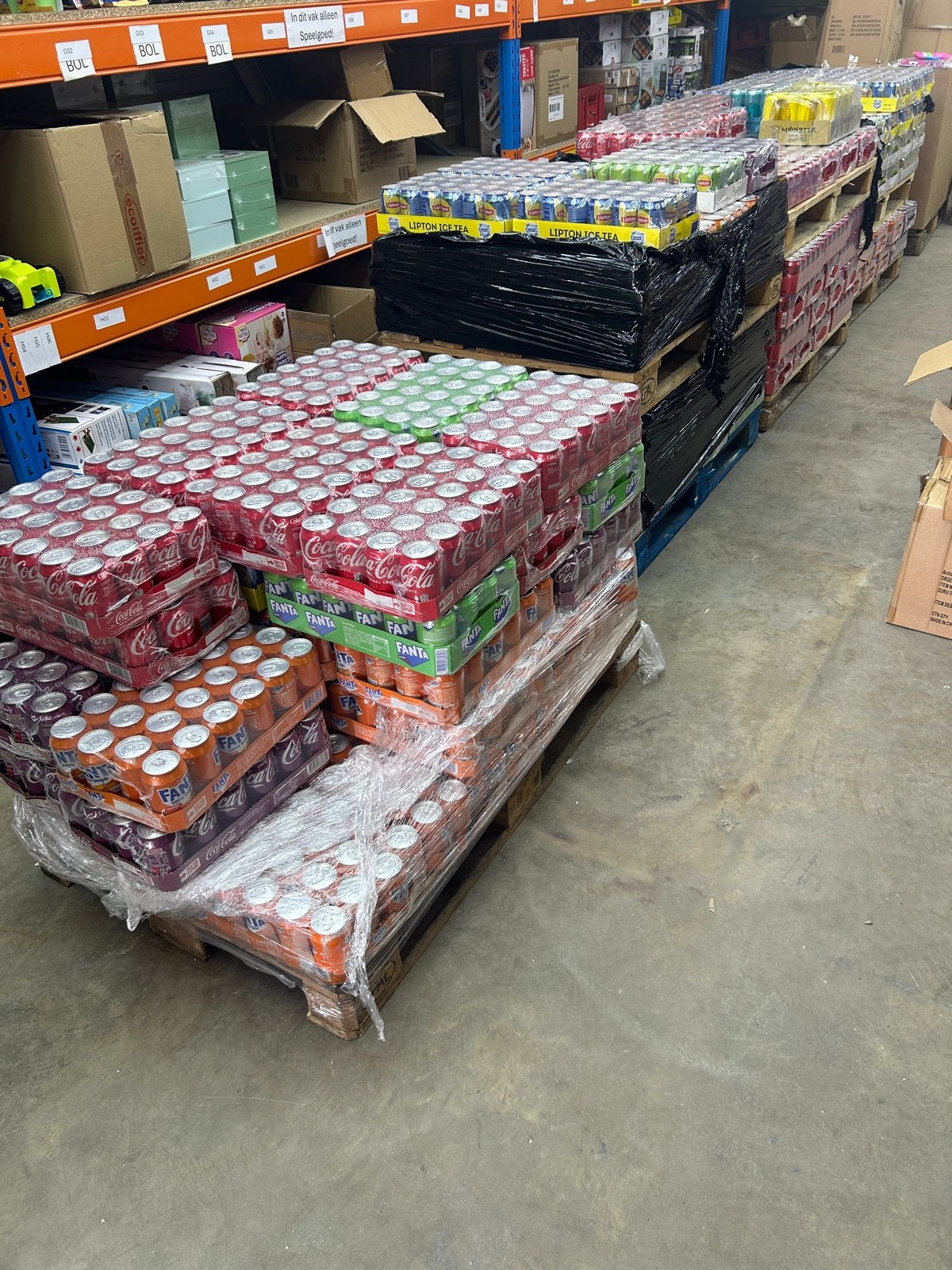 Handel Pallets frisdrank: Coca-Cola, Fanta, Lipton Ice Tea, Diversen, Rommelmarktspullen, Nieuw, Ophalen