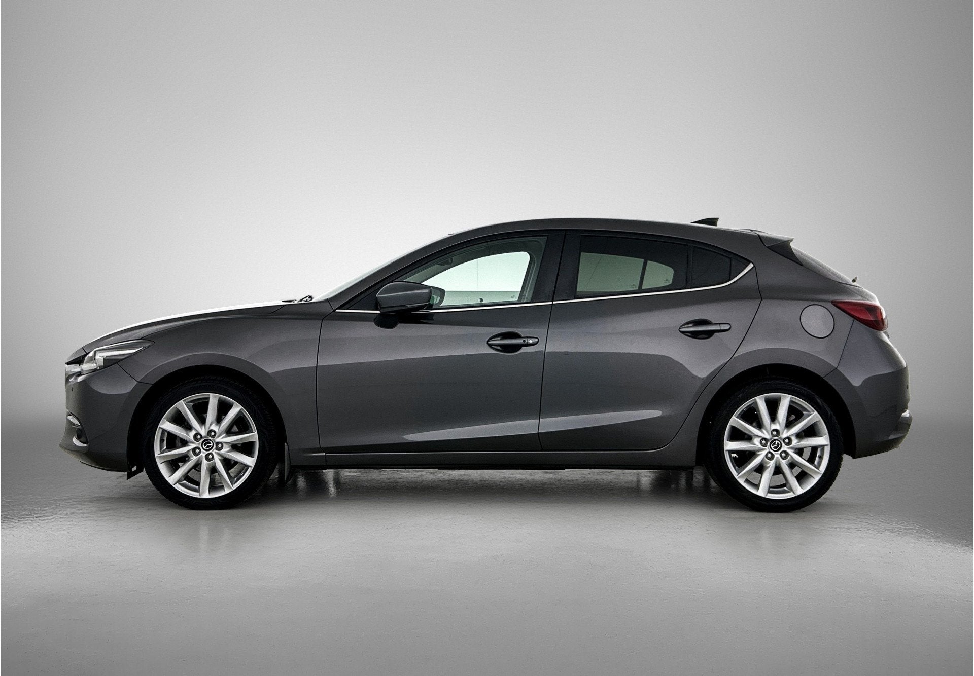 Mazda 3 2.0 SkyActiv-G 120 GT-M | BOSE | Trekhaak | Head-up, Auto's, Voorwielaandrijving, Gebruikt, 4 cilinders, Bedrijf