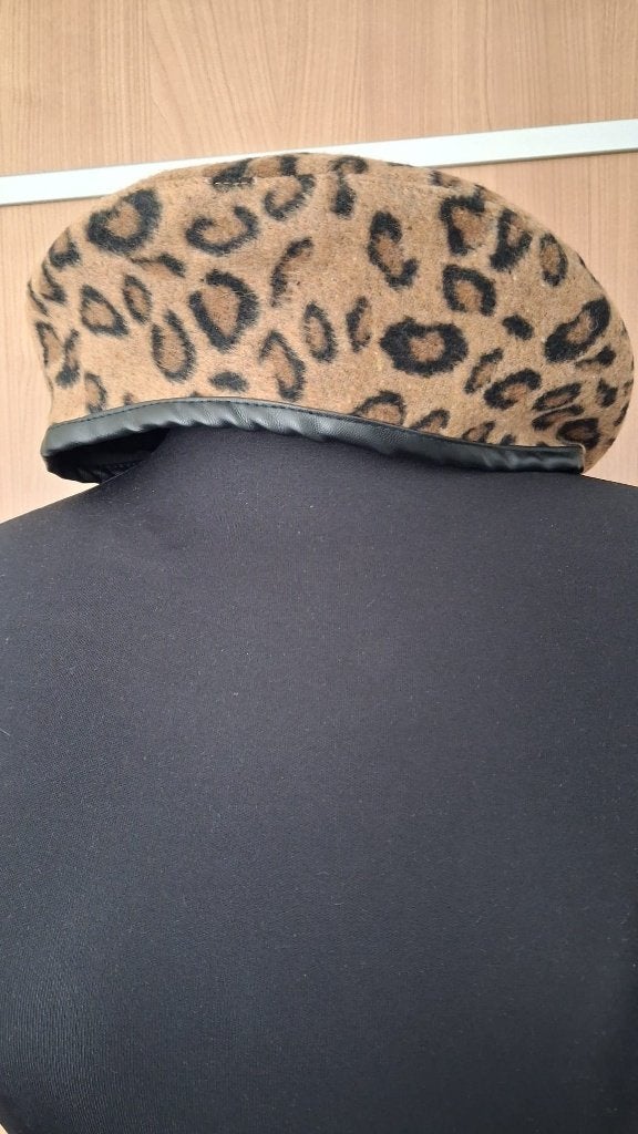 Dames baret luipaardprint camel/zwart - nieuw, Ophalen of Verzenden, Nieuw, 55 cm (S, 6⅞ inch) of minder