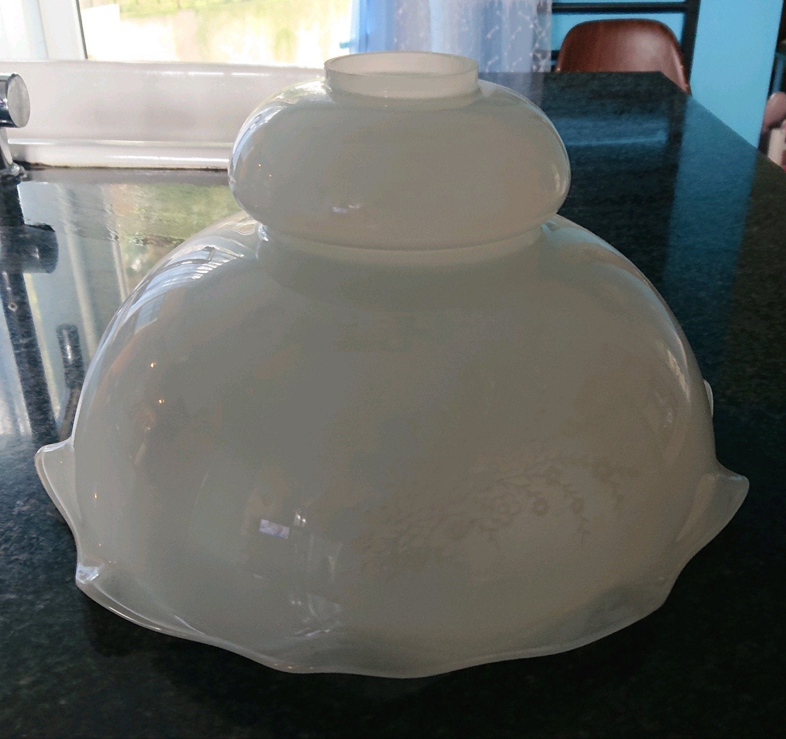 Prachtig retro glazen lampenkap met bloemen, Huis en Inrichting, 16 cm, Wit, Rond, Ophalen of Verzenden