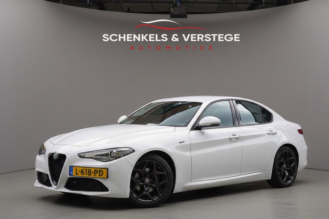 Alfa Romeo Giulia 2.2 Sprint / BTW / Trekhaak / 18'Inch / Ad, Auto's, Alfa Romeo, 745 kg, Gebruikt, Wit, Origineel Nederlands