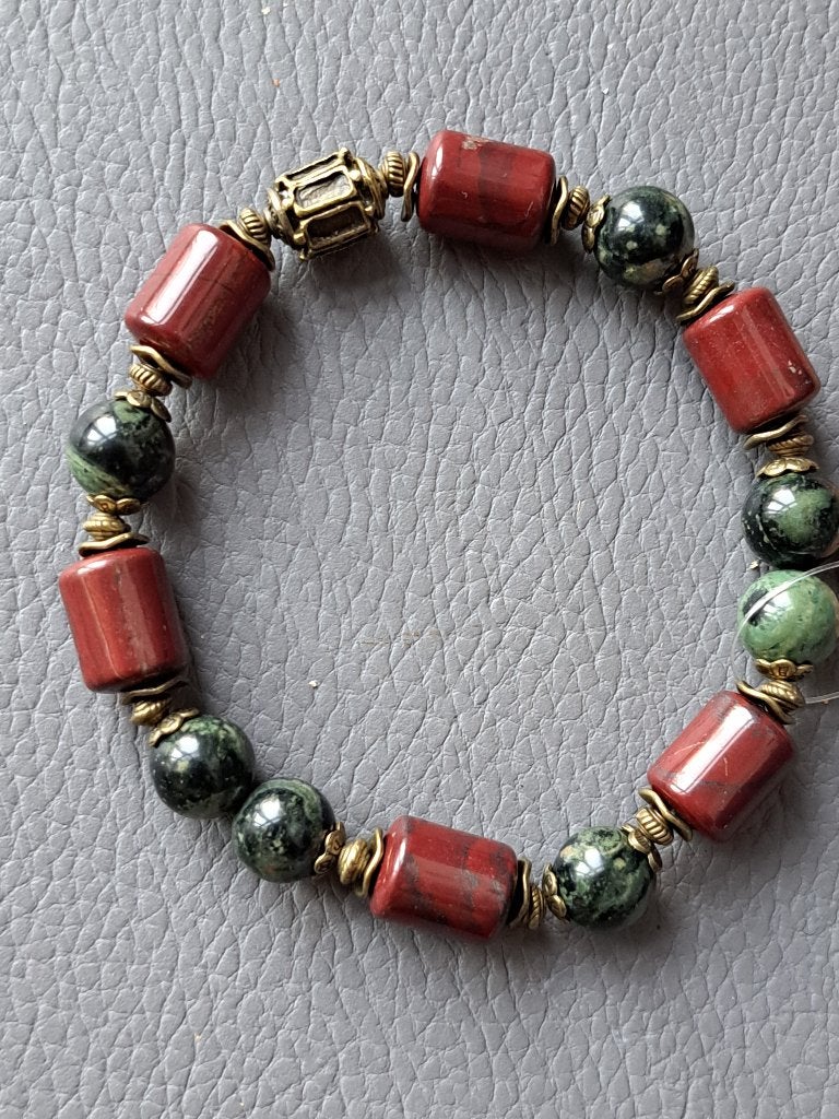 879 edelsteen armband Kambaba en rode Jaspis, Overige kleuren, Nieuw, Ophalen of Verzenden, Elastiek