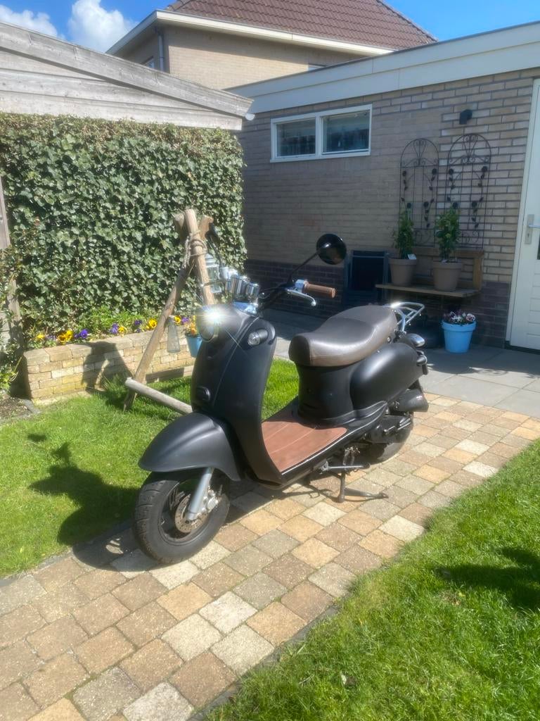 BTC old classic scooter, Fietsen en Brommers, Brommeronderdelen | Scooters, Gebruikt, Overige merken, Overige typen, Ophalen