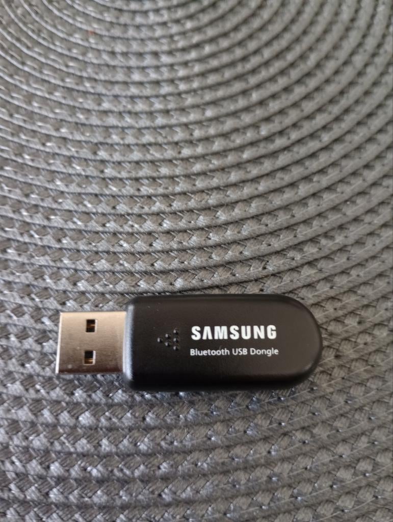 Samsung Bluetooth USB Dongle Adapter, Computers en Software, Ophalen, Zo goed als nieuw