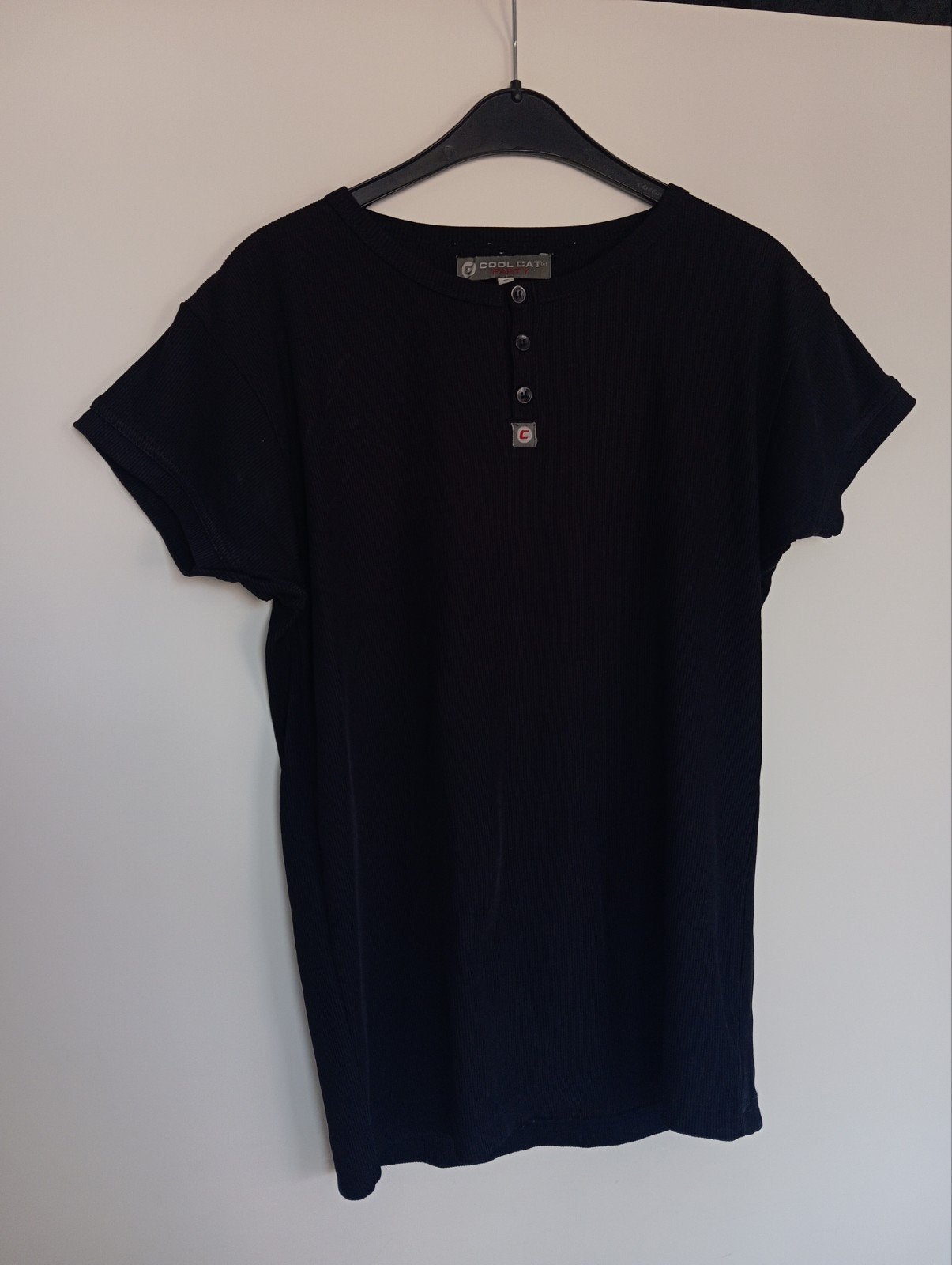 Coolcat Zwart T-shirt met Knoopjes - Maat M, Ophalen of Verzenden, Maat 48/50 (M), Zwart, Coolcat