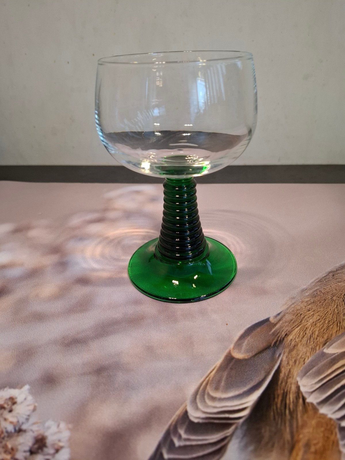 Vintage jaren 70 Groen glazen roemer wijnglas - 14 cm hoog, Antiek en Kunst, Ophalen of Verzenden