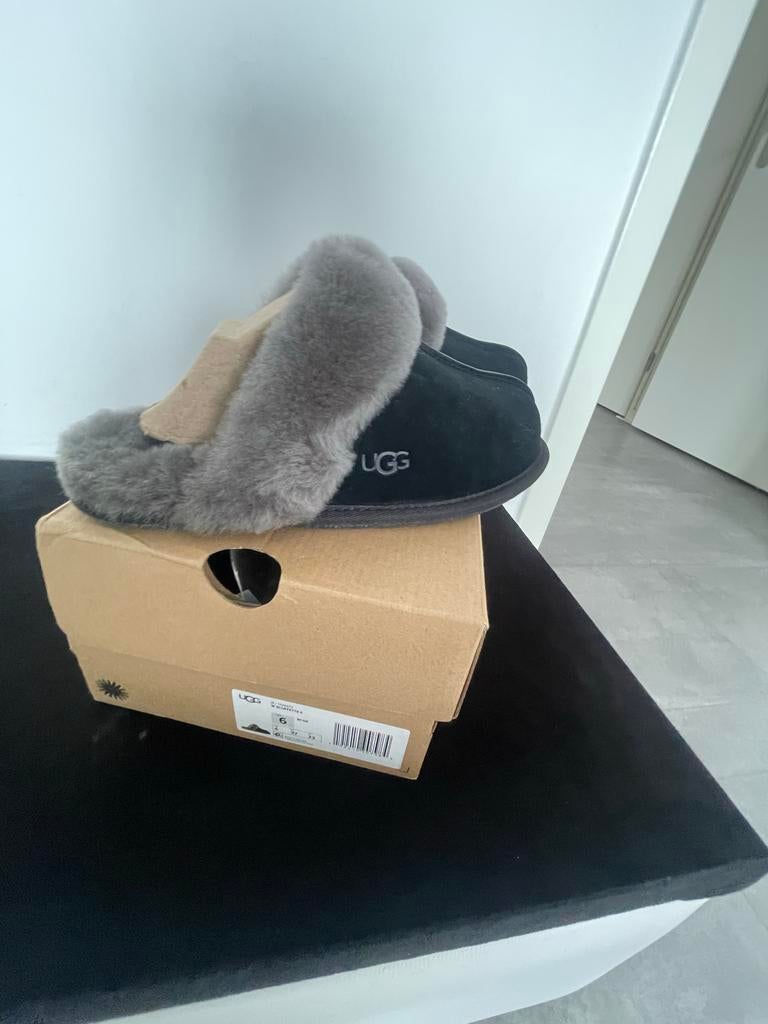 Ugg scrufette pantoffelsmaat 37, Ophalen of Verzenden, Nieuw, Zwart, Pantoffels of Sloffen