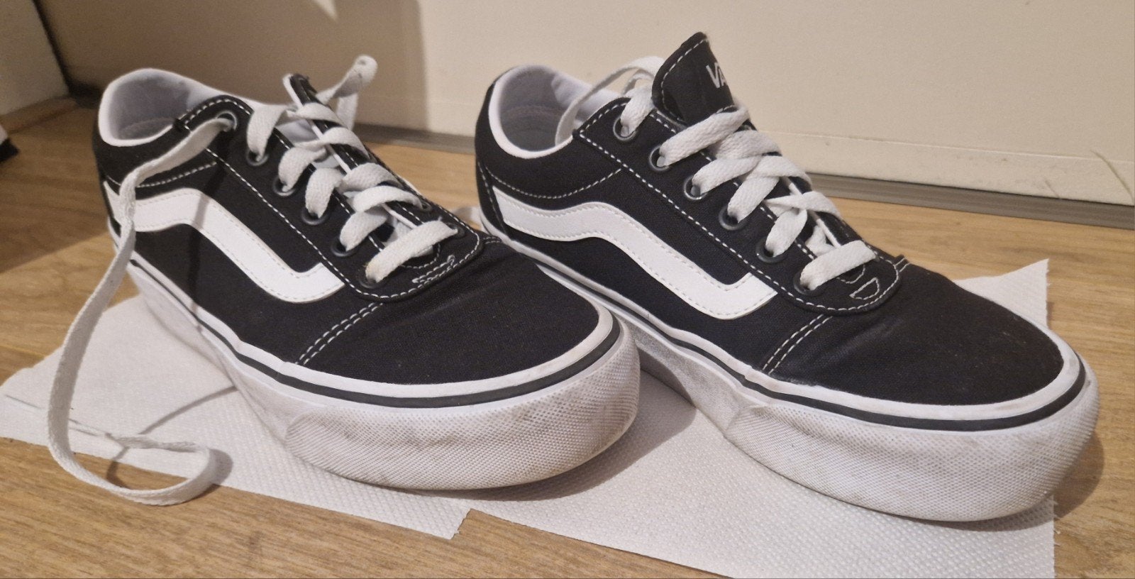 Vans sneakers zwart wit maat 37 dames merk platform schoenen, Verzenden, Zwart, Sneakers of Gympen, Gedragen