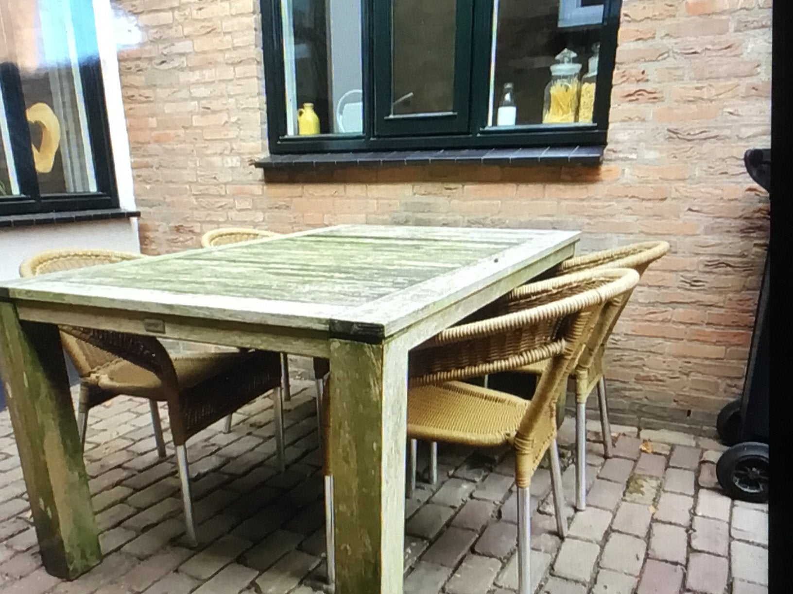 Gratis tuin tafel, Tuin en Terras, Tuinsets en Loungesets, Ophalen, 4 zitplaatsen, Gebruikt, Eettafel