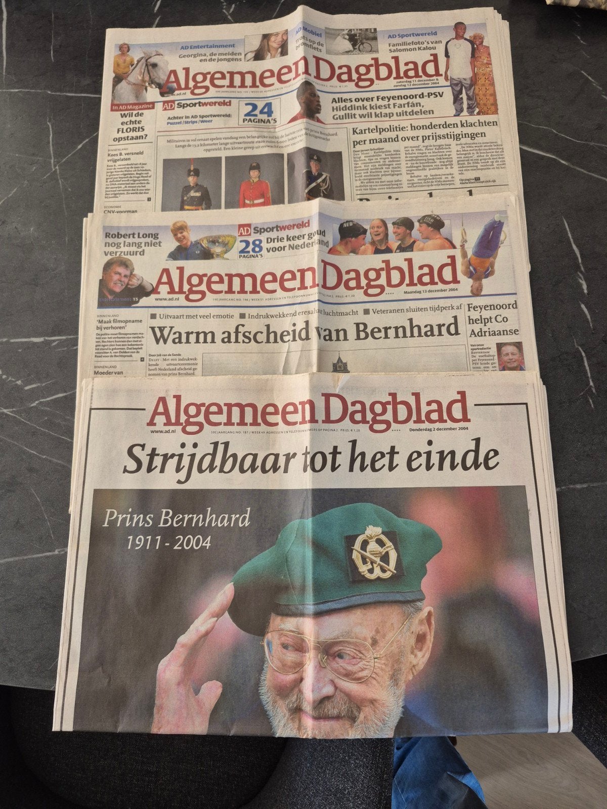 Algemeen Dagblad - Prins Bernhard 1911-2004 (4 kranten), Ophalen of Verzenden, Gelezen, Krant