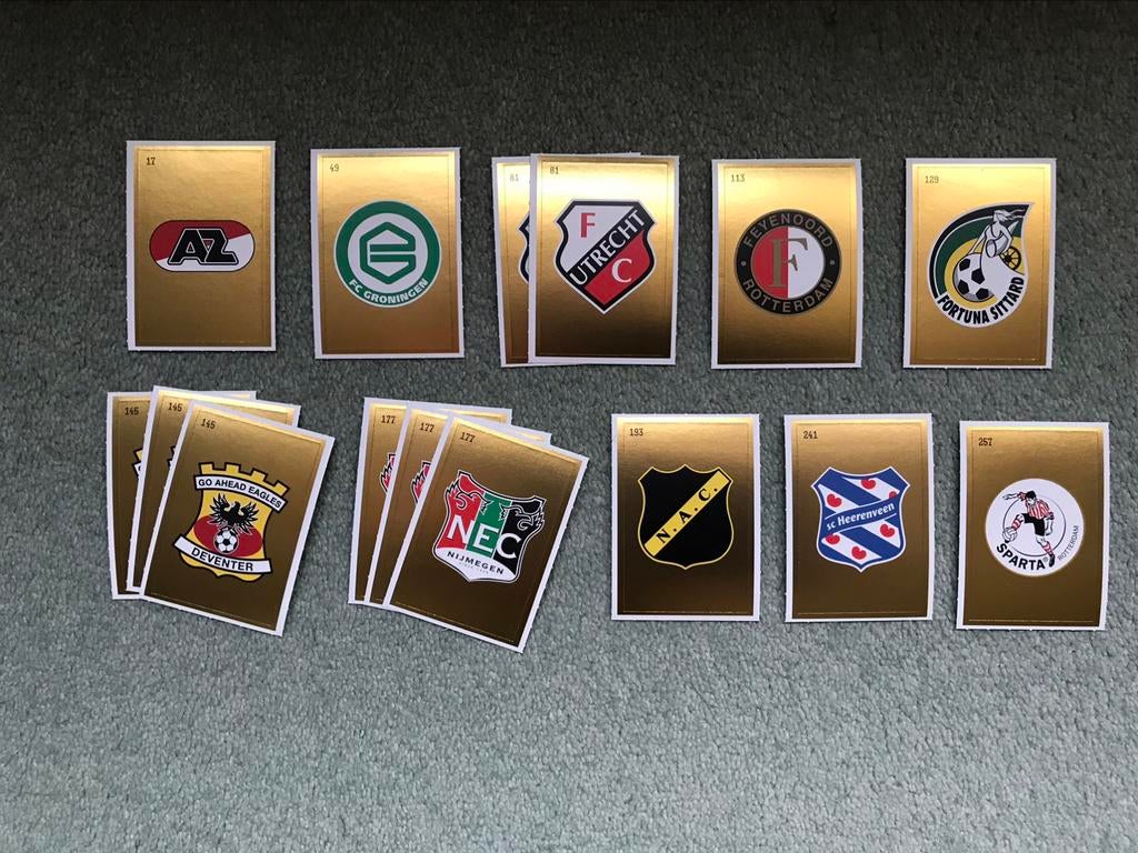 Gouden voetbalplaatjes met clublogo 2025-2026, Plus, Ophalen