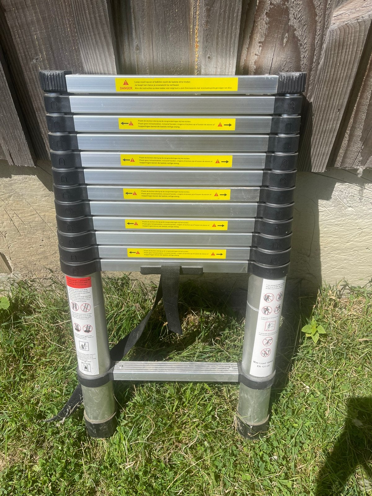 Te koop telescopische ladder uitgeschoven langte 3.80 m, Doe-het-zelf en Verbouw, Ladders en Trappen, Ophalen of Verzenden, Zo goed als nieuw
