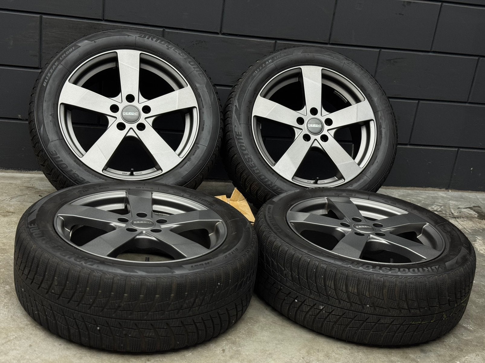 17 inch Dezent TD VW Passat T-Roc Caddy 5x112 ET45 215/55/17, Ophalen, 215 mm, ., Banden en Velgen