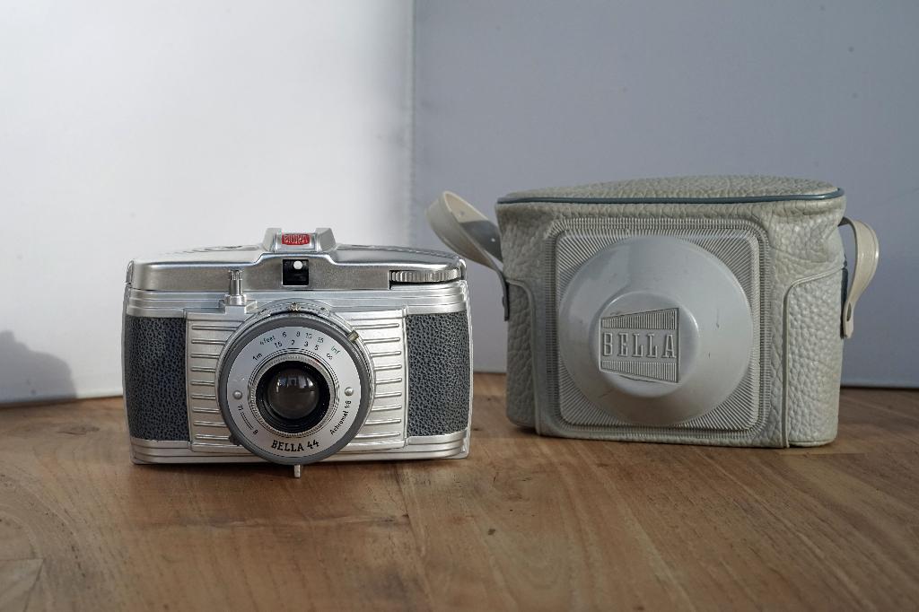 ✅ Bilora Bella 44 , Duitse ART DECO camera, 1958, Audio, Tv en Foto, Fotocamera's Analoog, Ophalen of Verzenden, Gebruikt, Compact