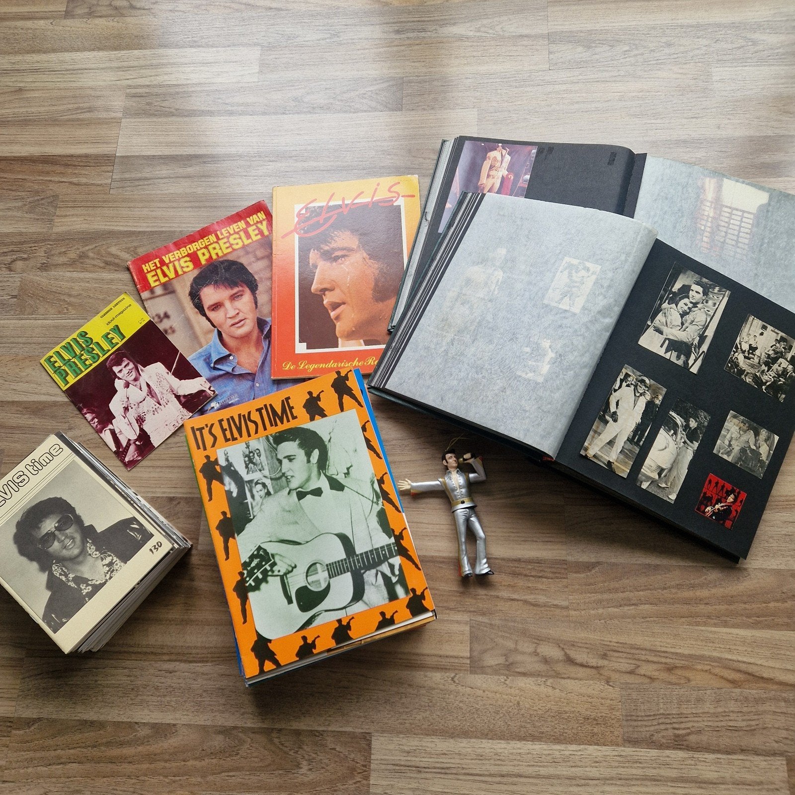Elvis Presley fanblad en diverse memorabilia, Ophalen of Verzenden