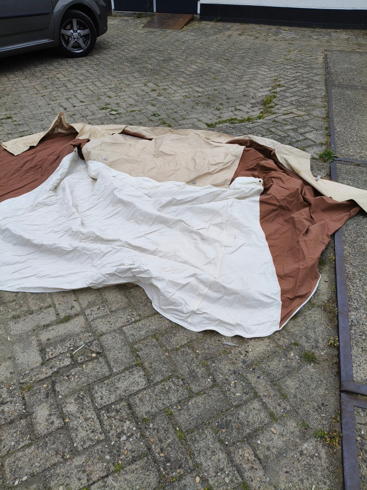 Zijtent/ Gastencabine. trigano Crème/Bruin met binnentent, Ophalen of Verzenden, Zo goed als nieuw, Tot en met 2