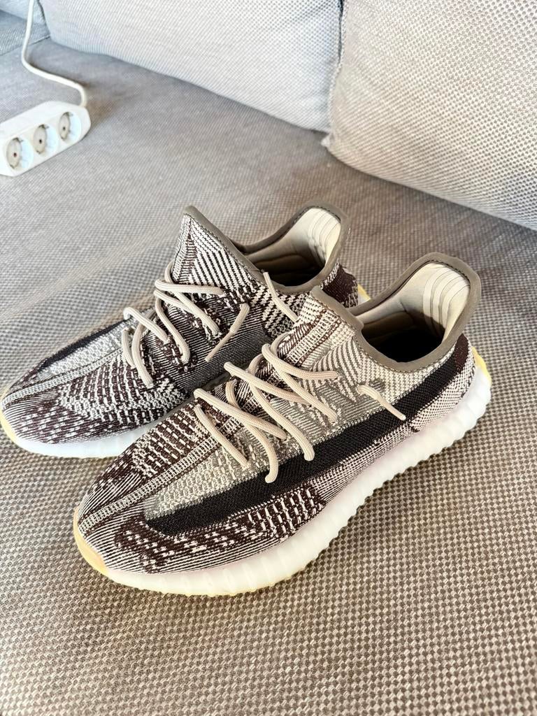 Adidas Yeezy Boost 350 V2 CMPCT Slate Carbon, Ophalen of Verzenden, Zo goed als nieuw