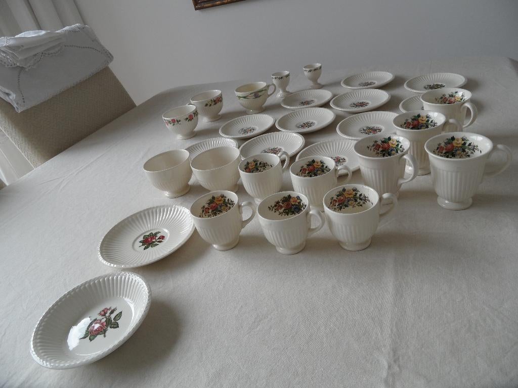 veel Wedgewood O.A wedgwood Barlaston .Conway en ander zie, Ophalen, Overige materialen, Zo goed als nieuw, Wedgwood
