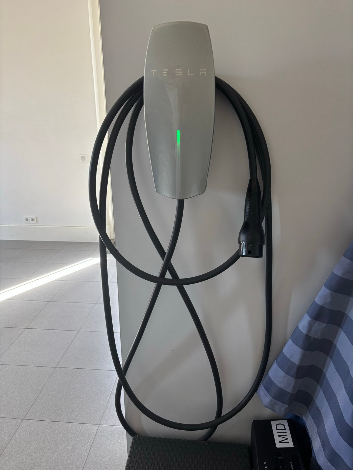 Tesla Wall Connector - zilver - tot 22 kW -, Ophalen, Zo goed als nieuw, Laadpaal