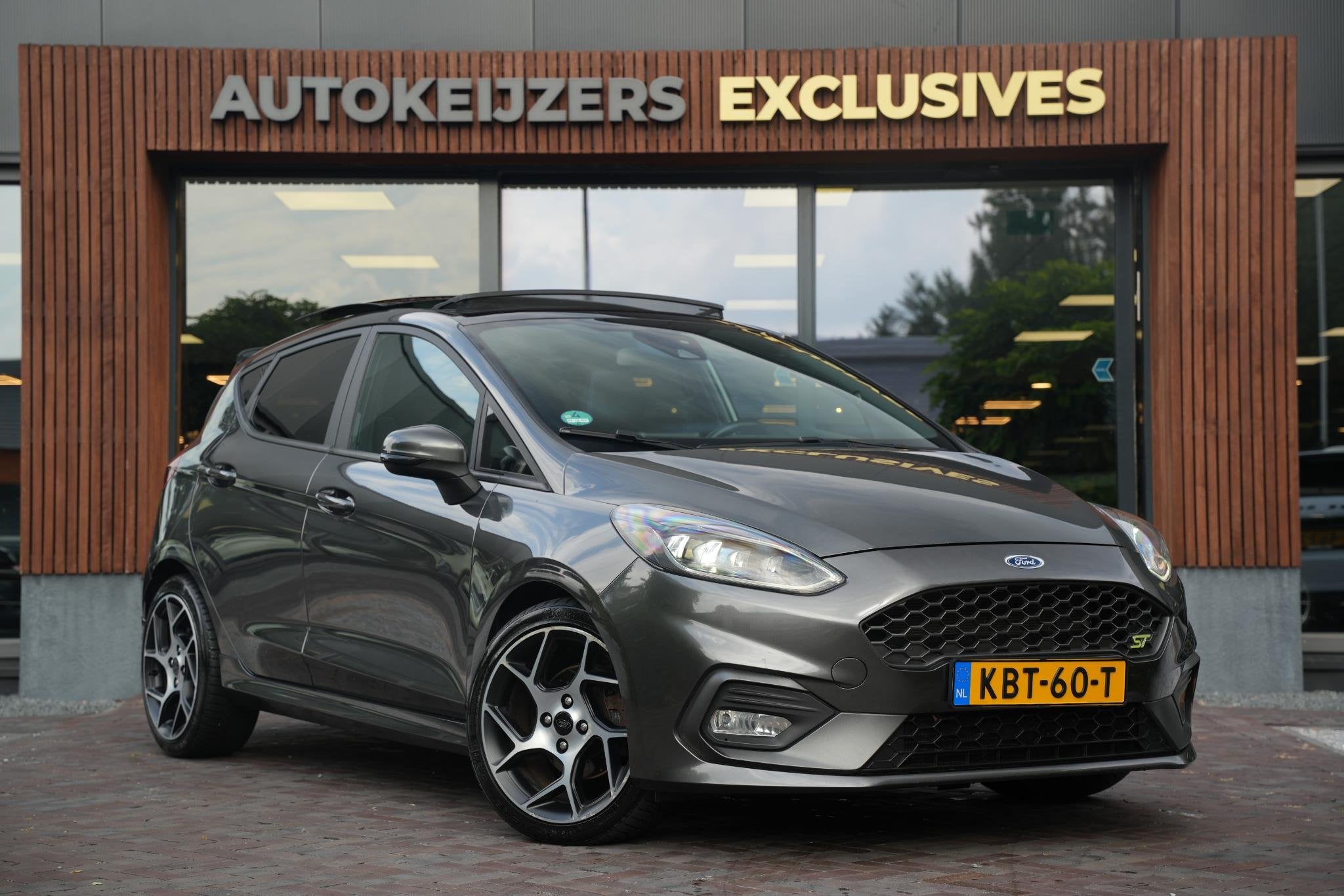 Ford Fiesta 1.5 EcoBoost ST-3 Panoramadak Cruise Recaro LED, Voorwielaandrijving, Euro 6, Leder en Stof, Handgeschakeld