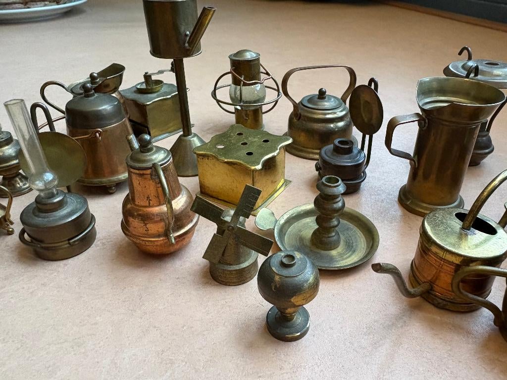 20 koperen / messing miniaturen voor b.v. in een letterbak, Ophalen of Verzenden, Koper