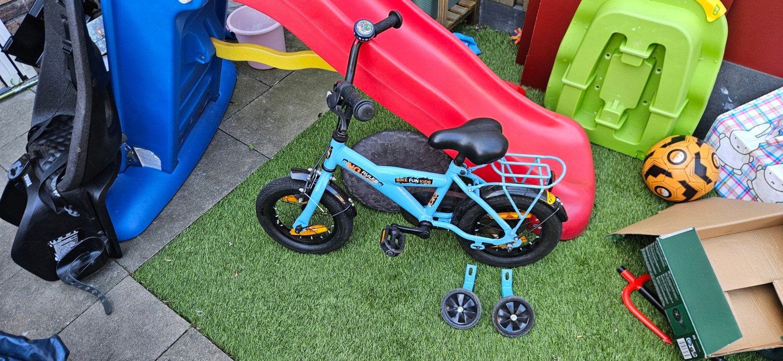 Kinderfiets 12 inch met zijwieltjes en bagagedrager, Ophalen, Gebruikt, Minder dan 16 inch, Zijwieltjes