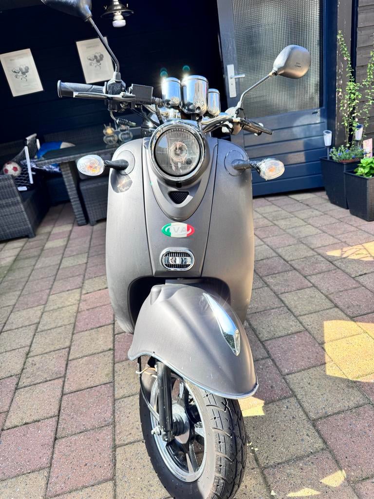 Grijze IVA scooter, Ophalen, Gebruikt, 0 versnellingen, 50 cc