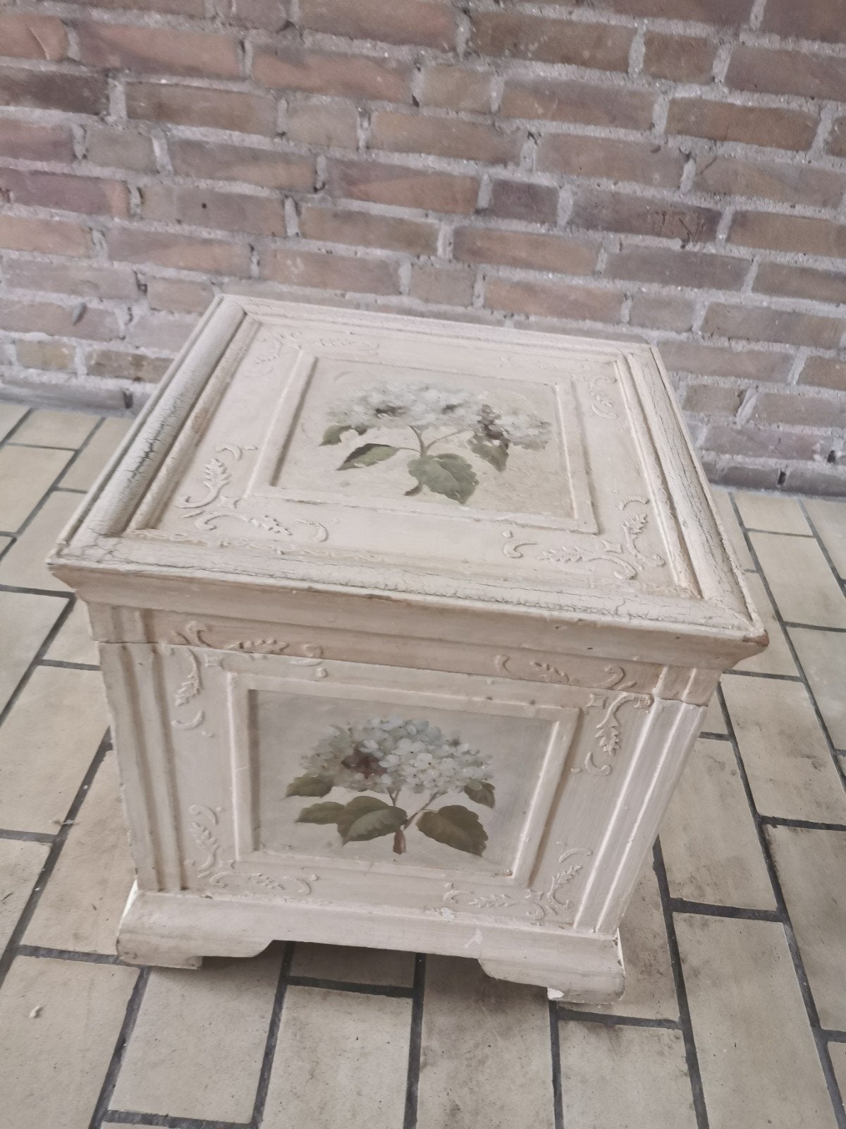 Decoratieve opbergkist met bloemmotief, Huis en Inrichting, Woonaccessoires | Kisten, 50 – 75, Gebruikt, 50 tot 100 cm, Ophalen of Verzenden