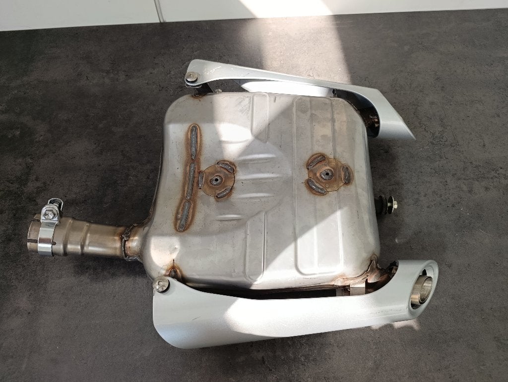 Uitlaat/Demper voor een Suzuki GSR600, Motoren, Ophalen, Gebruikt