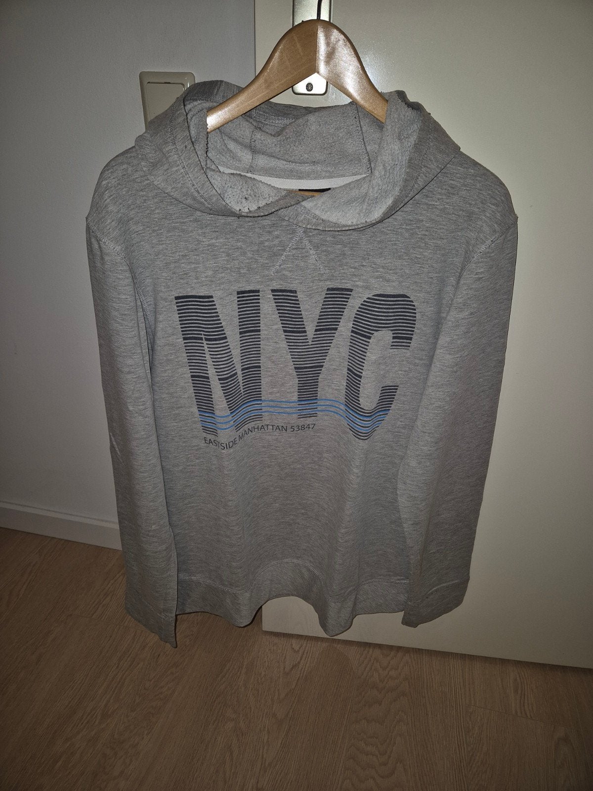 Grijze hoodie maat L met NYC opdruk, Ophalen of Verzenden, Zo goed als nieuw