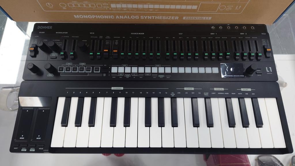 Donner L1 Essential Synthesizer & KB-32M Midi Keyboard, Overige merken, Tilburg, Zo goed als nieuw, Donner
