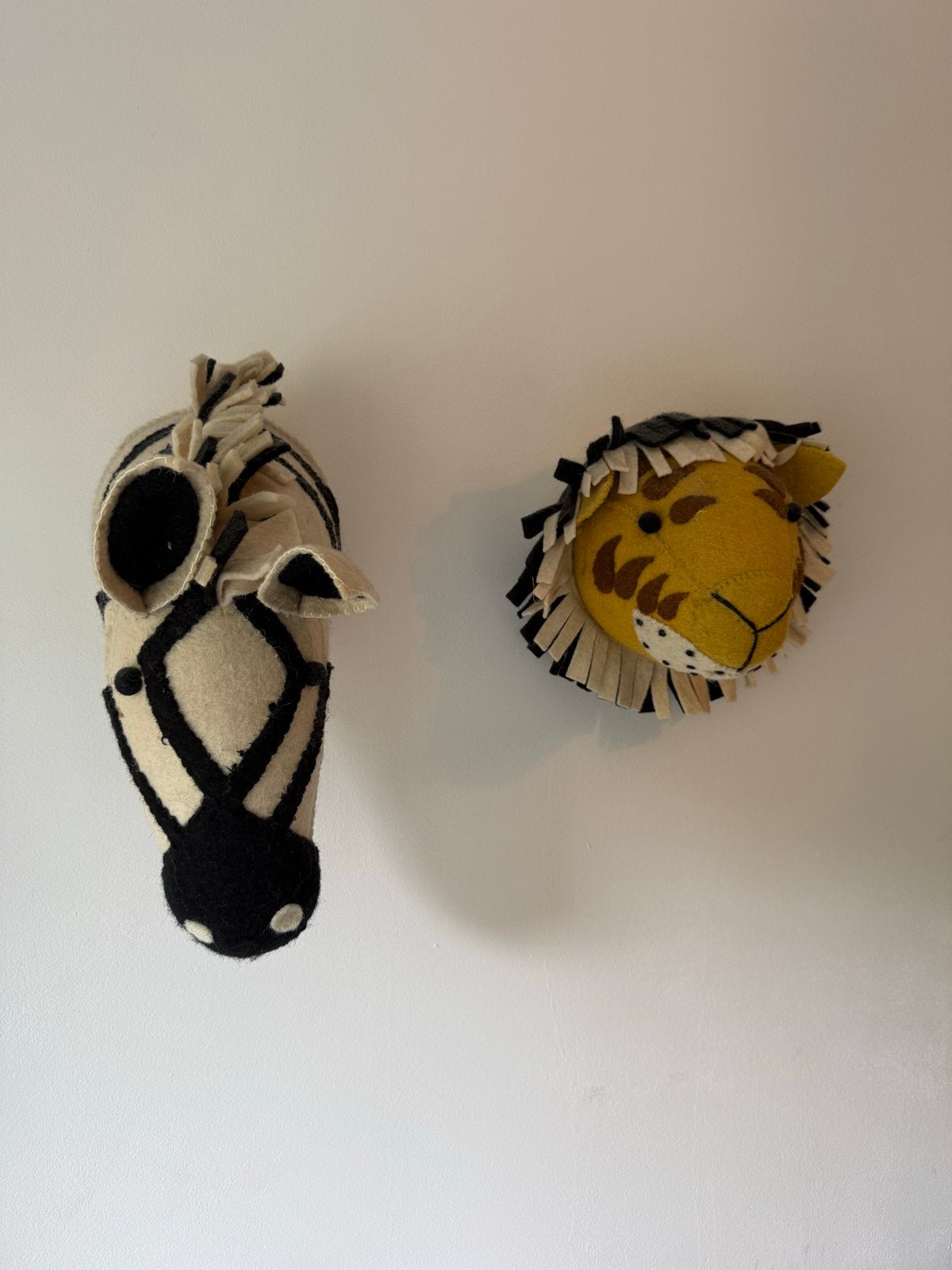 Wanddecoratie: Zebra en Leeuw (vilt), Ophalen, Zwart, Overige stijlen, Zo goed als nieuw