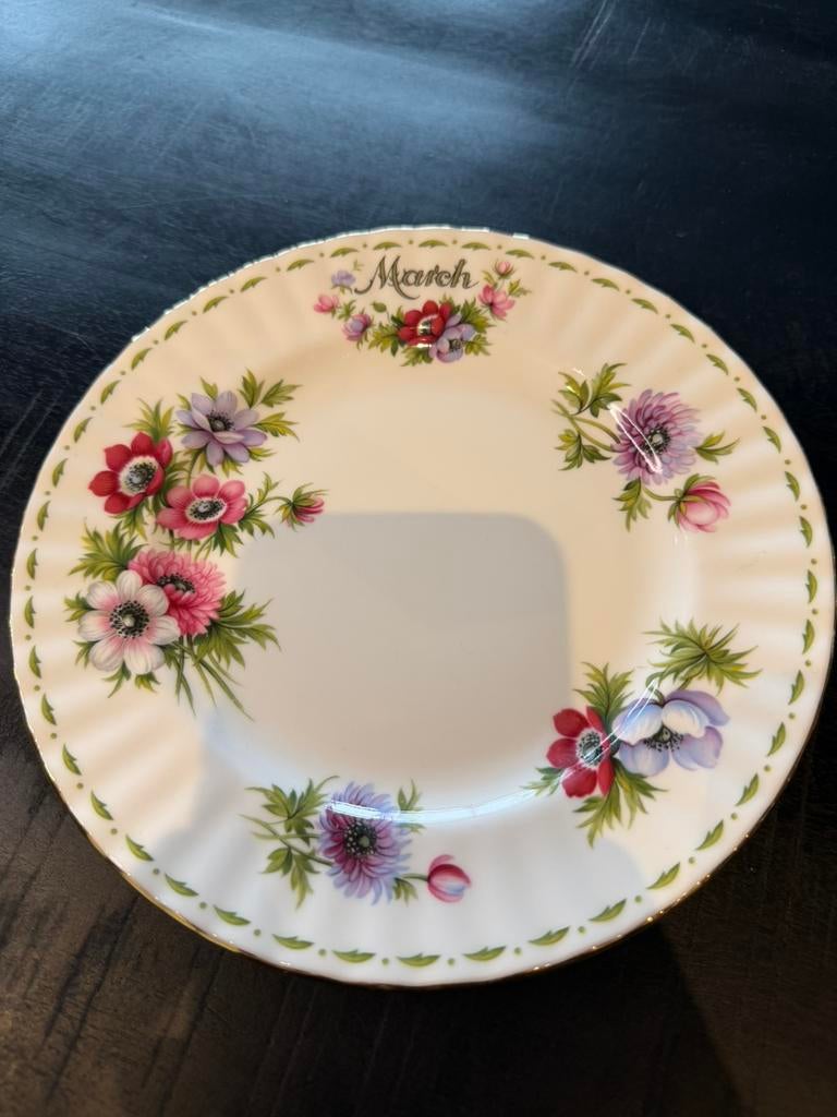 Royal albert, Antiek en Kunst, Ophalen of Verzenden