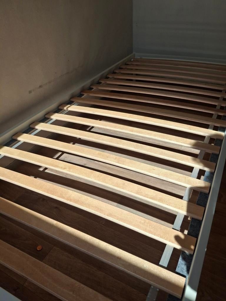 Eenpersoonsbed 90 x 200 cm, Ophalen, Zo goed als nieuw, Eenpersoons, 90 cm