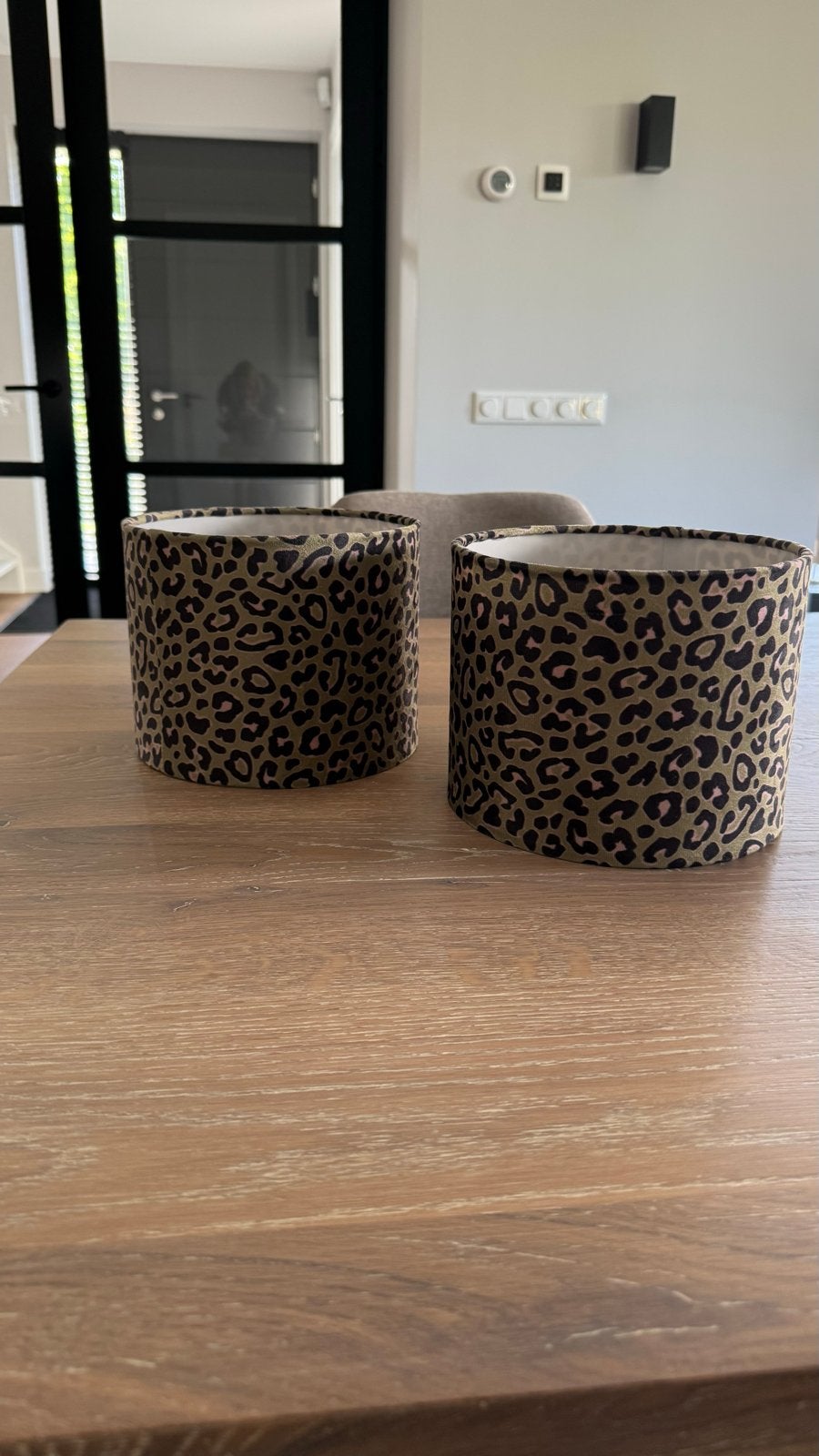 2 Nieuwe Fluweel Lampenkappen - Luipaardprint - 20x15,5 cm, Rond, Nieuw, Ophalen of Verzenden, Textiel