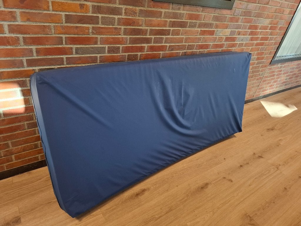 Matras 90x200 met beschermhoes, Ophalen, 90 cm, Eenpersoons, Zo goed als nieuw