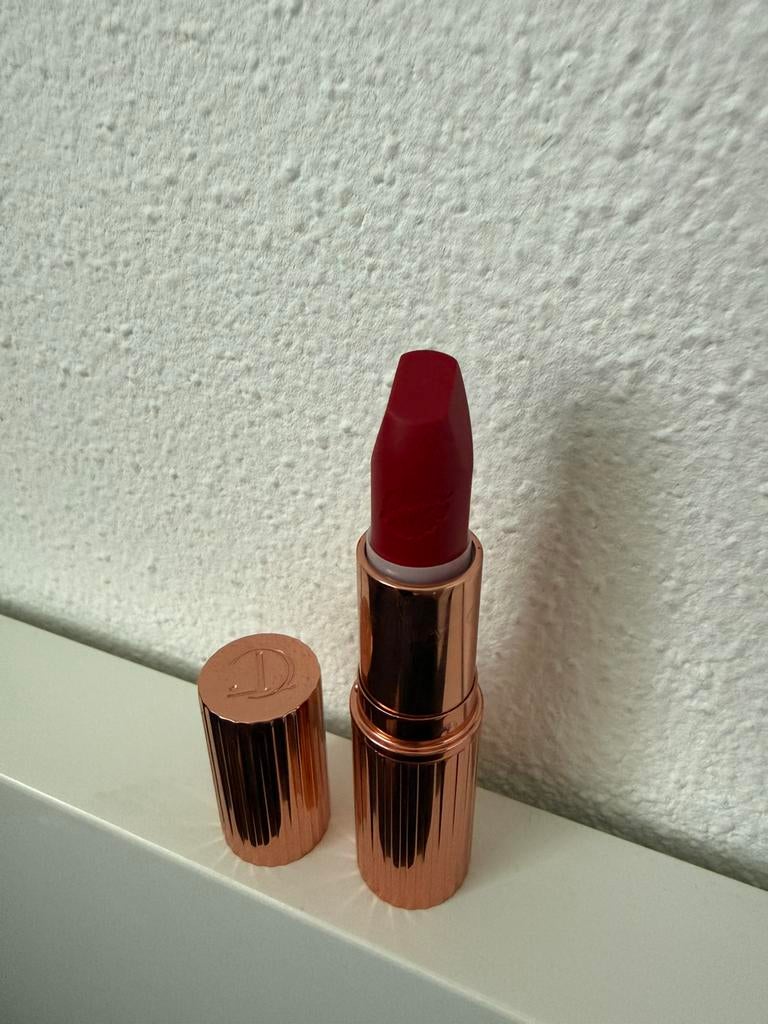 Charlotte tilbury lipstick, Ophalen of Verzenden, Zo goed als nieuw, Roze, Lippen