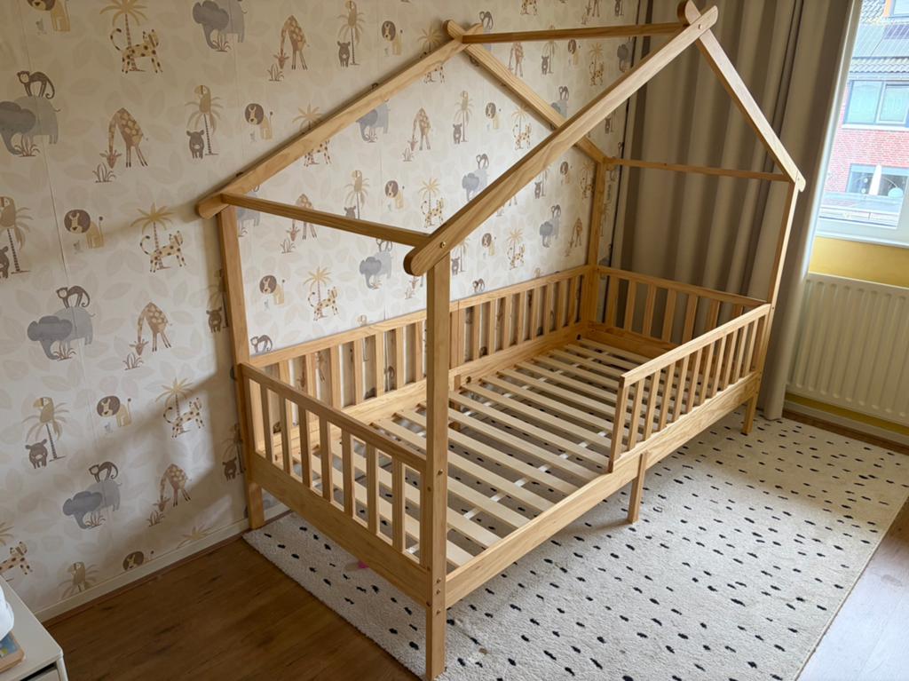 Bedhuisje - eenpersoonsbed 90x200 - Petit amelie, Kinderen en Baby's, Kinderkamer | Bedden, Ophalen, 85 tot 100 cm, Zo goed als nieuw