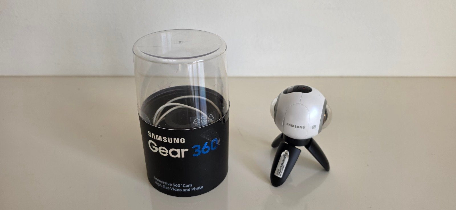 Samsung Gear 360 graden VR Camera (SM-C200) Compleet in Doos, Audio, Tv en Foto, Actiecamera's, Ophalen of Verzenden, Zo goed als nieuw