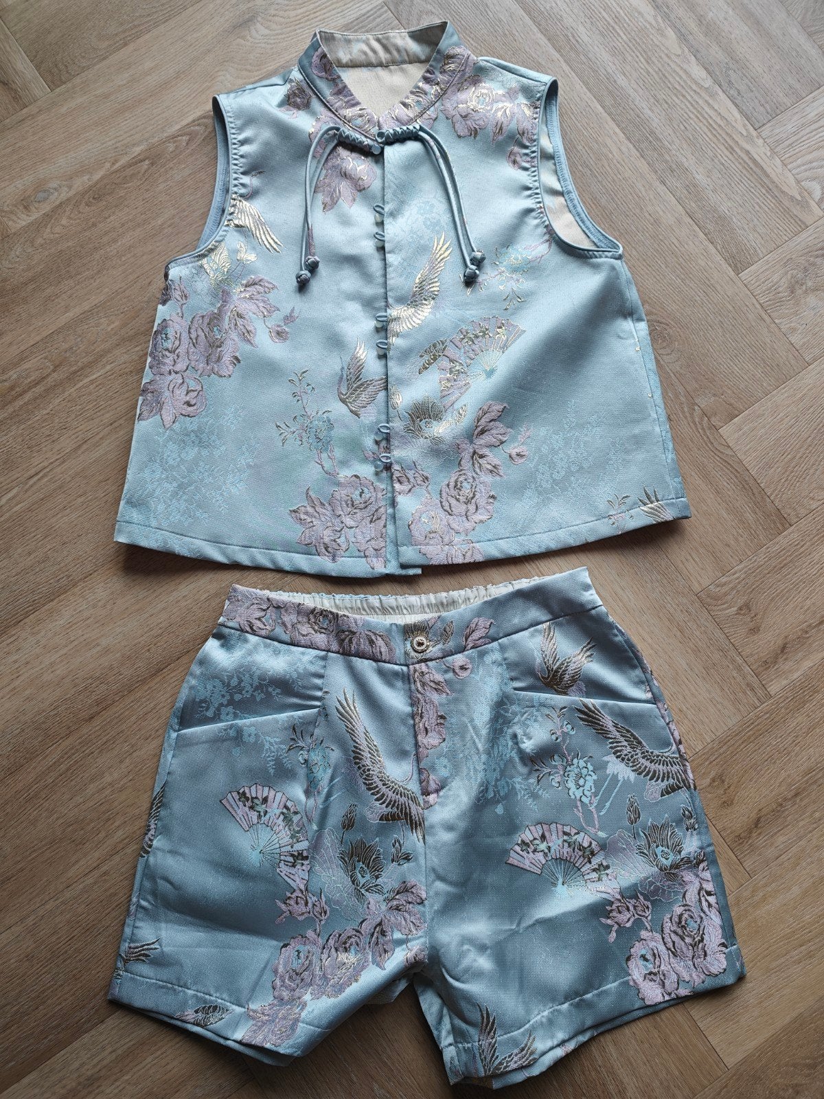 Handgemaakte Chinese kledingset met goud, maat M/L, Handgemaakt, Ophalen of Verzenden, Nieuw