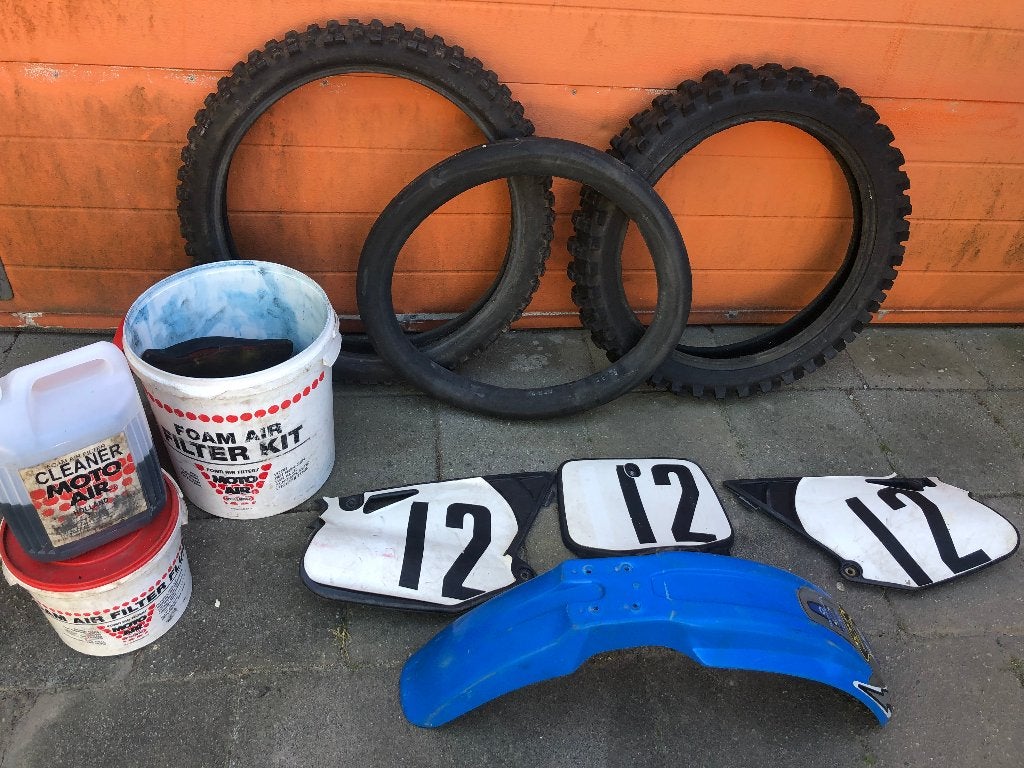 Crossmotor banden, filters, kappen, spatbord enz., Ophalen, Gebruikt