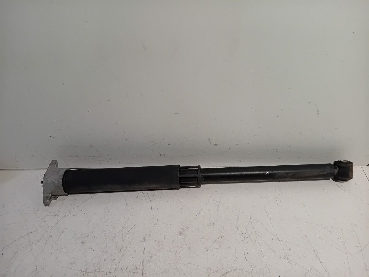 Schokbreker rechts achter Ford Fiesta, Onderdelen@venauto.nl, Van der Ven Autorecycling B.V., Gebruikt, Ettenseweg 76, 4706 PB Roosendaal, The Netherlands