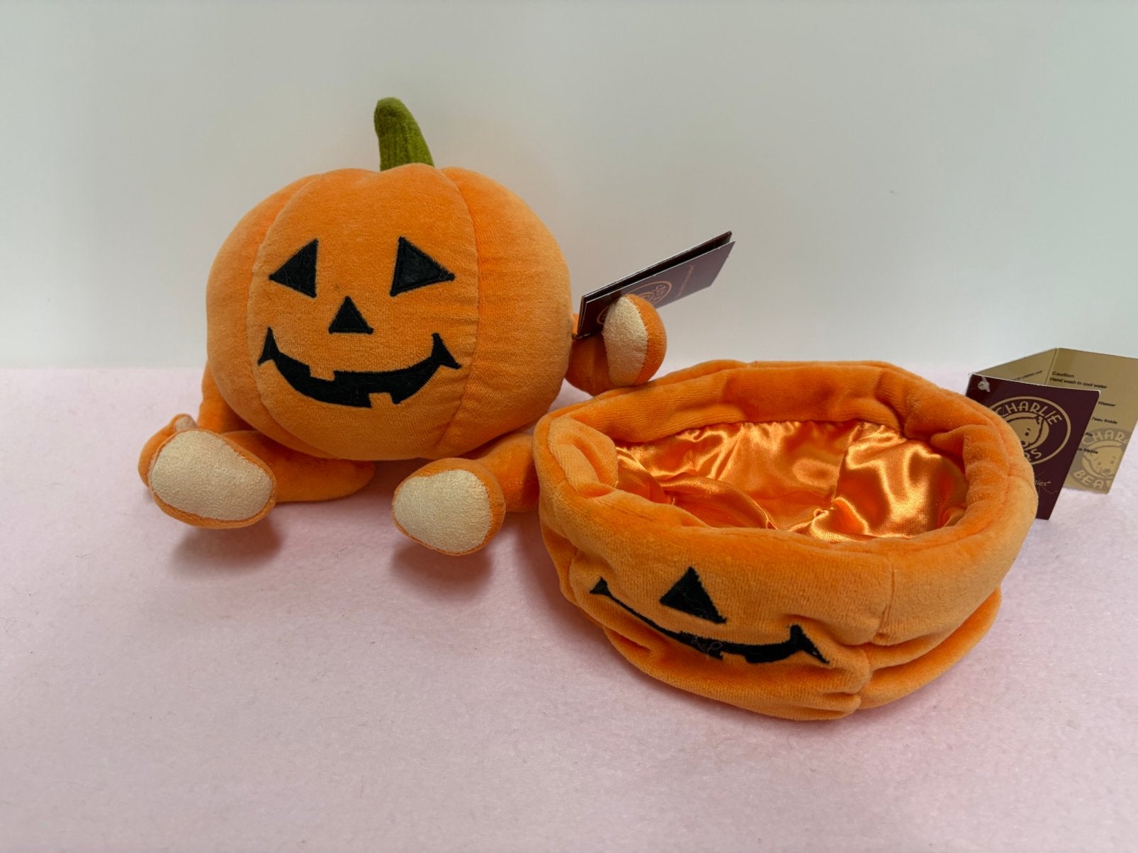 Charlie Bears Halloween Trick and Treat, Ophalen of Verzenden, Zo goed als nieuw, Stoffen beer, Overige merken