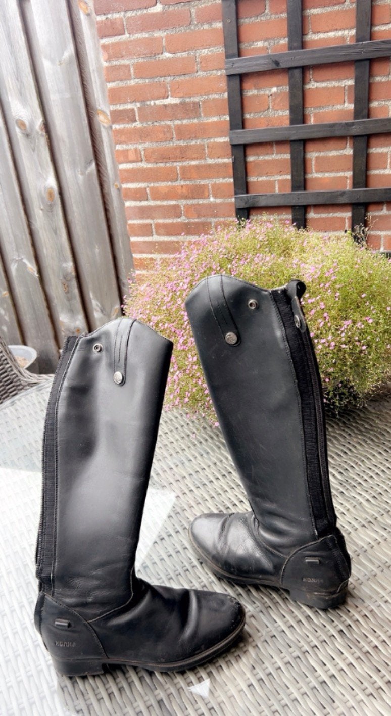 Rijlaarsen te koop moeten nog even schoon gemaakt worden, Ophalen, Gebruikt, Horka, Schoeisel