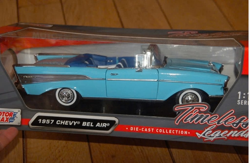 1:18 CHEVY BEL AIR CONVERTIBLE blue Motormax in box WRH, Verzenden, Zo goed als nieuw, Auto, Motormax