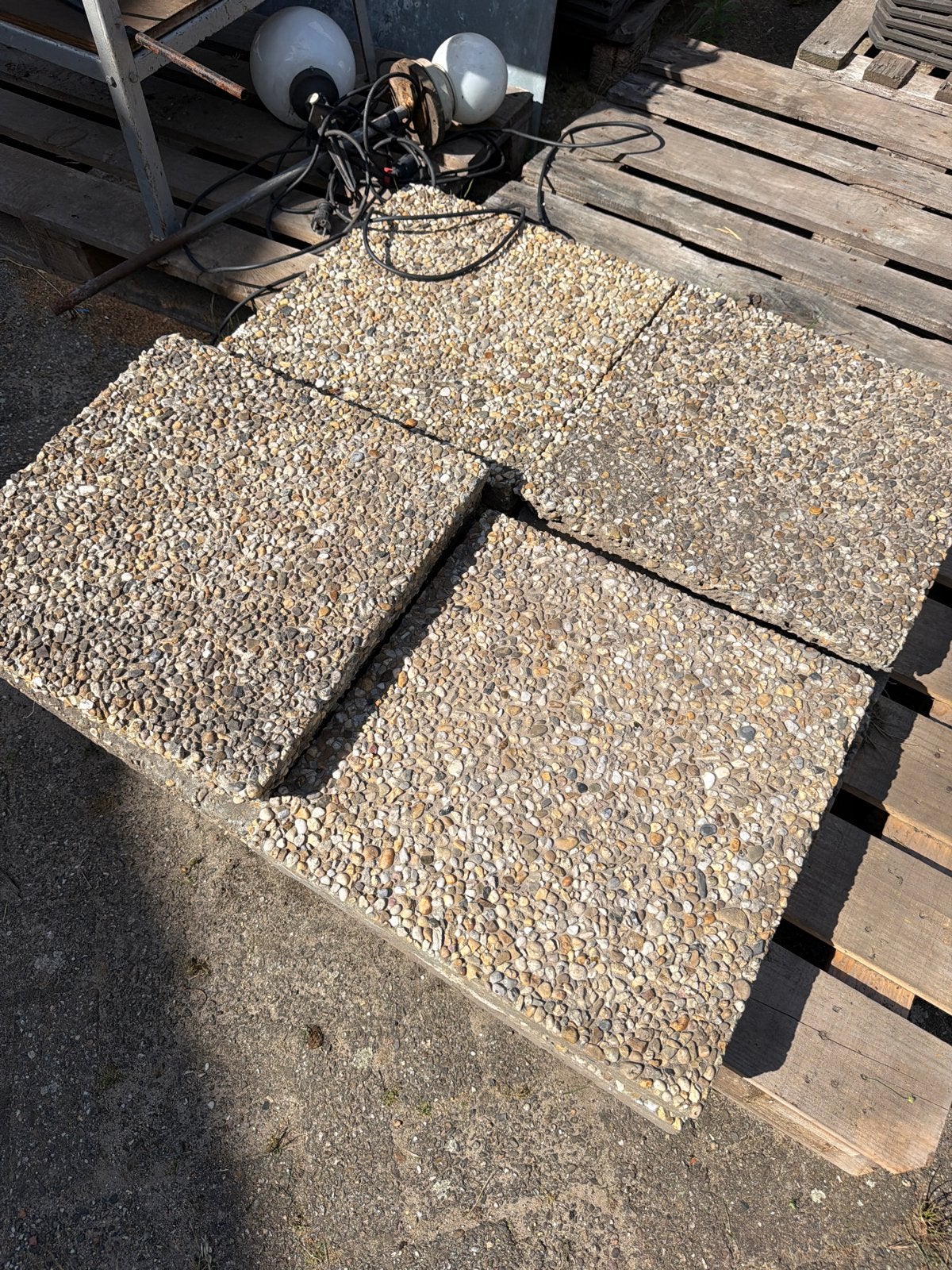 11 grindtegels 50x50 cm af te halen in Deventer, Ophalen, Gebruikt, 5 tot 10 m², Grind