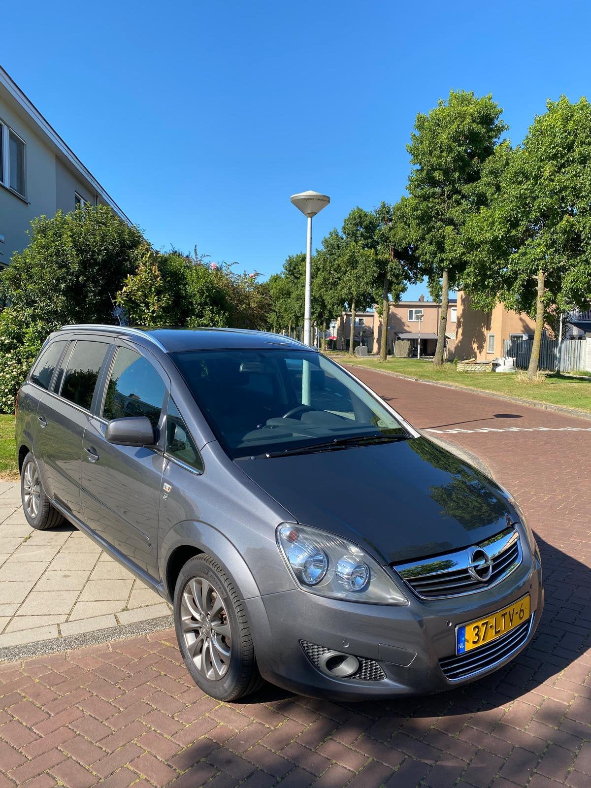 Opel Zafira 1.8 111 Years 2010 Grijs, Voorwielaandrijving, Stof, 4 cilinders, Grijs