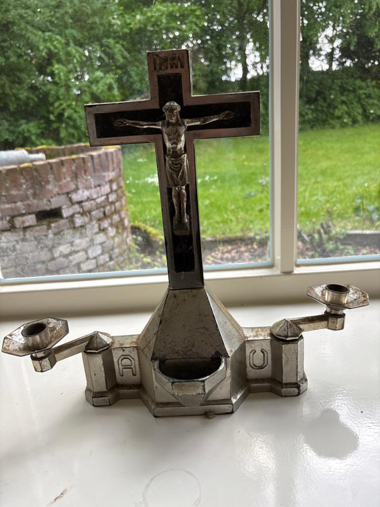 Antiek Kruisbeeld met Kandelaars - Religieuze Decoratie, Ophalen of Verzenden